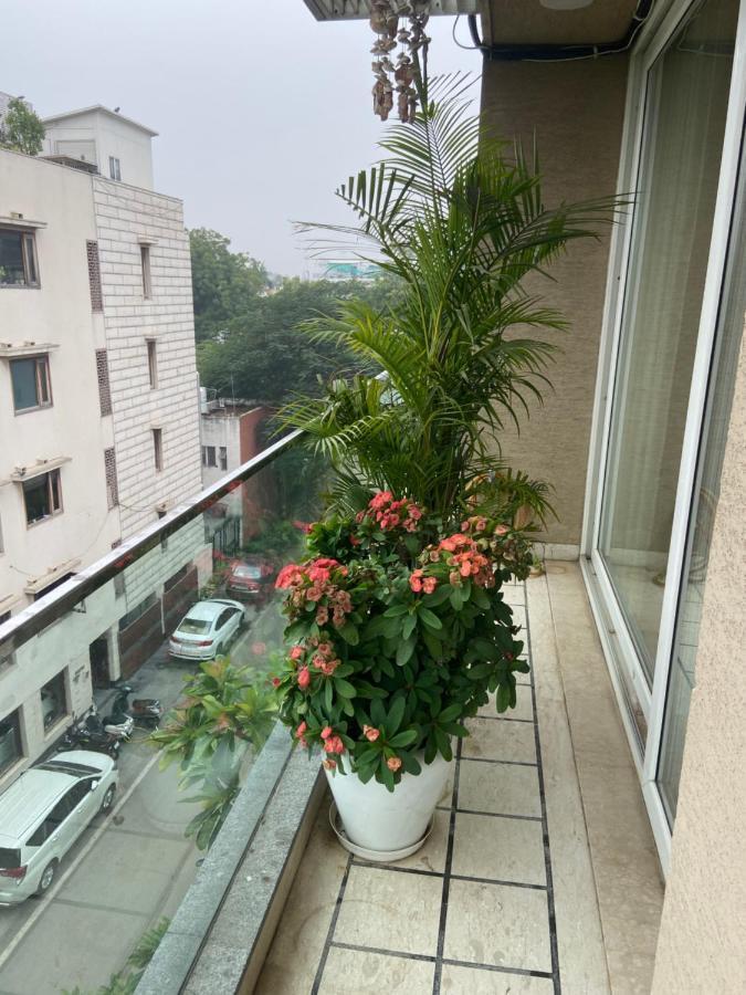 Bed and Breakfast Art House Vasant Vihar Нью-Дели Экстерьер фото