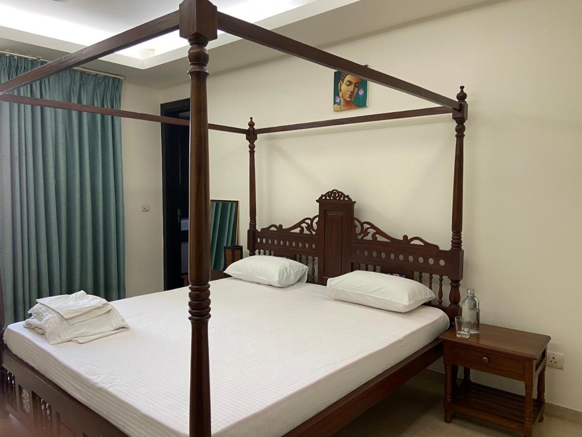 Bed and Breakfast Art House Vasant Vihar Нью-Дели Экстерьер фото